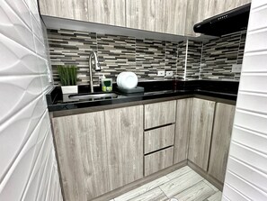 Hårføner, bidé, håndklær og såpe