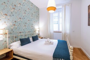 1 bedroom, iron/ironing board, free WiFi, bed sheets - Alhóndiga Bajo. 1-bedroom in the centre (Sevilla)