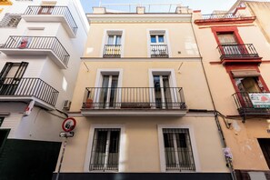 Exterior detail - Alhóndiga Bajo. 1-bedroom in the centre (Sevilla)