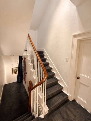 Interior - Thistle Do Nessly, Inverness (Inverness)