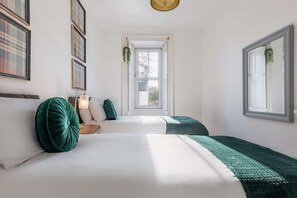3 chambres, fer et planche à repasser, Wi-Fi, draps fournis