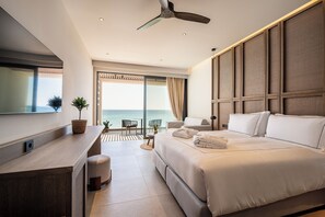 Superior Sea View Suite, Balcony | Két bảo mật tại phòng, bàn, khu vực làm việc phù hợp cho laptop 