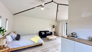 1 bedroom, desk, iron/ironing board, free WiFi