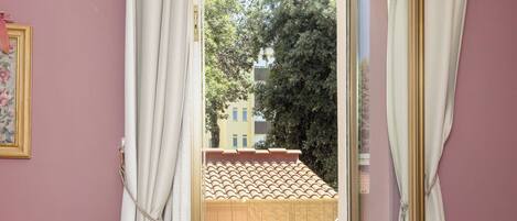 3 Schlafzimmer, Schreibtisch, Bügeleisen/Bügelbrett, WLAN