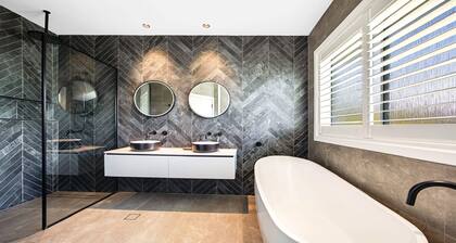 Waterfront Oasis by HolidayCo.