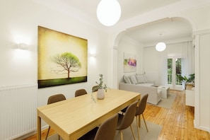 Dining room - Trentatre, Nilie Hospitality MGMT (Thessaloniki)