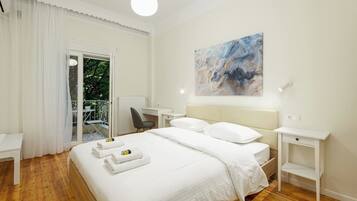 Premium Apartment, 3 Bedrooms, Balcony, Park View | 3 bedrooms, individually decorated, individually furnished