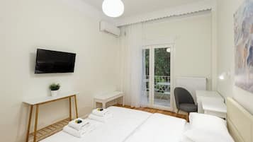 Premium Apartment, 3 Bedrooms, Balcony, Park View | 3 bedrooms, laptop workspace, iron/ironing board, cribs (surcharge)
