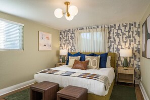 5 bedrooms, desk, free WiFi, bed sheets