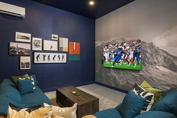 Smart TV, caminetto