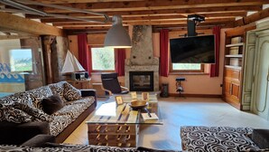 Living area - Luxury villa with heated swimming pool and games room, nestled in the mountains (Navafría)