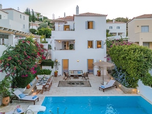 Outdoor pool - The Villa Evita in Spetses. Stunning view, private pool and daily maid service. (Spetses Island)