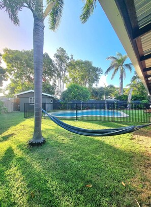 Pool - Cool hideaway beach house with private pool (Bundaberg)
