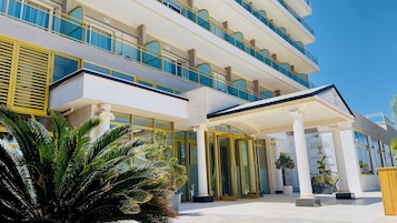 Fachada de la propiedad