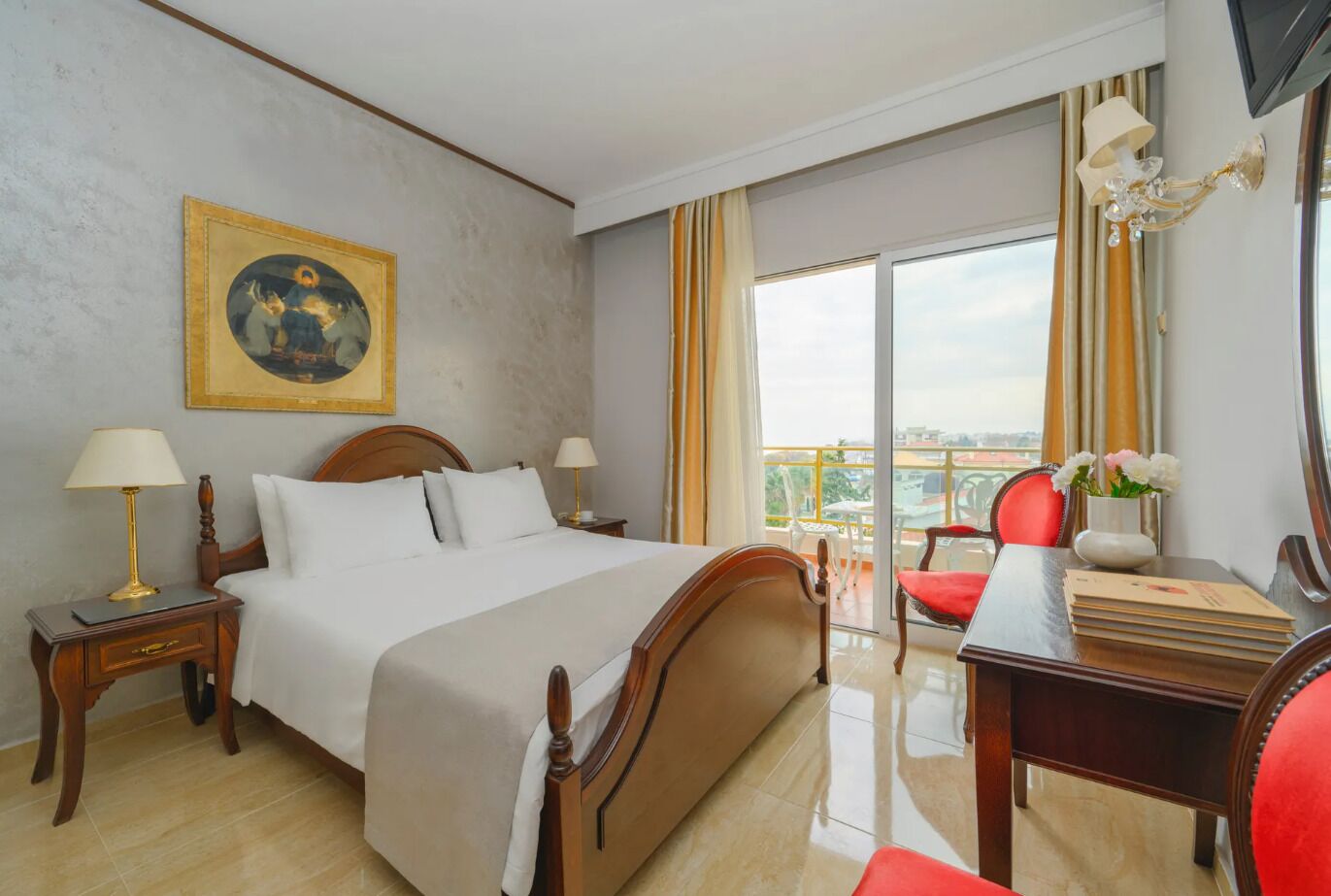 Kahden hengen standard-huone (yksi tai kaksi sänkyä), parveke, osittainen merinäköala | Tallelokero huoneessa, ilmainen Wi-Fi