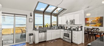 July 4th Fireworks! Green Clean-180 Waterviews! Stunning Sunsets. Firepit. Pets.