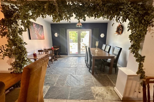 Studio | Dining