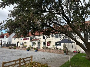 Studio | Ulkoruokailutilat