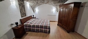 2 chambres, lit parapluie, Wi-Fi, draps fournis