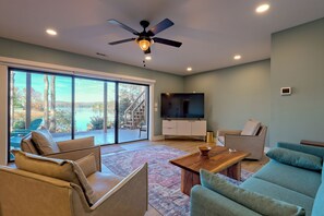 TV connectée, cheminée