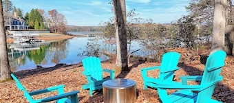 Lakeside Therapy - By Chatuge Home Concierge<br>Lakefront, Dock, Firepit, Ping Pong