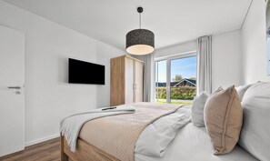 2 bedrooms, iron/ironing board, travel cot, free WiFi