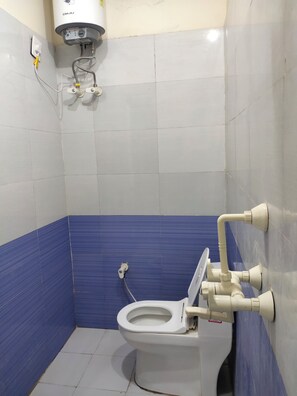 Bathroom - Kamala Seva Sadan By Reverie (Mathura)
