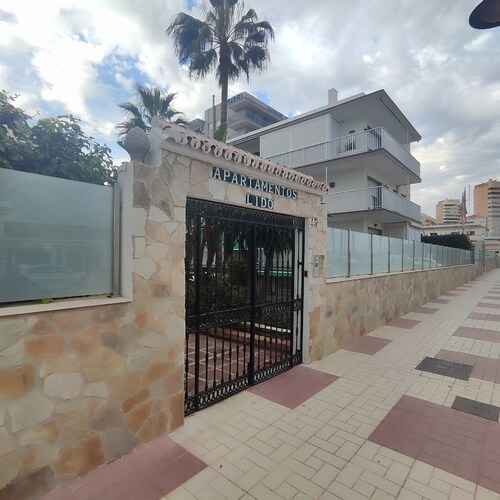 Beautiful design house by the beach with swimming pool 