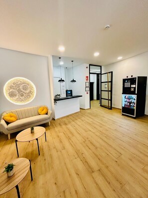 Living area - Urban Inn Madrid (Madrid)