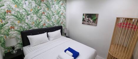 1 bedroom, in-room safe, desk, iron/ironing board