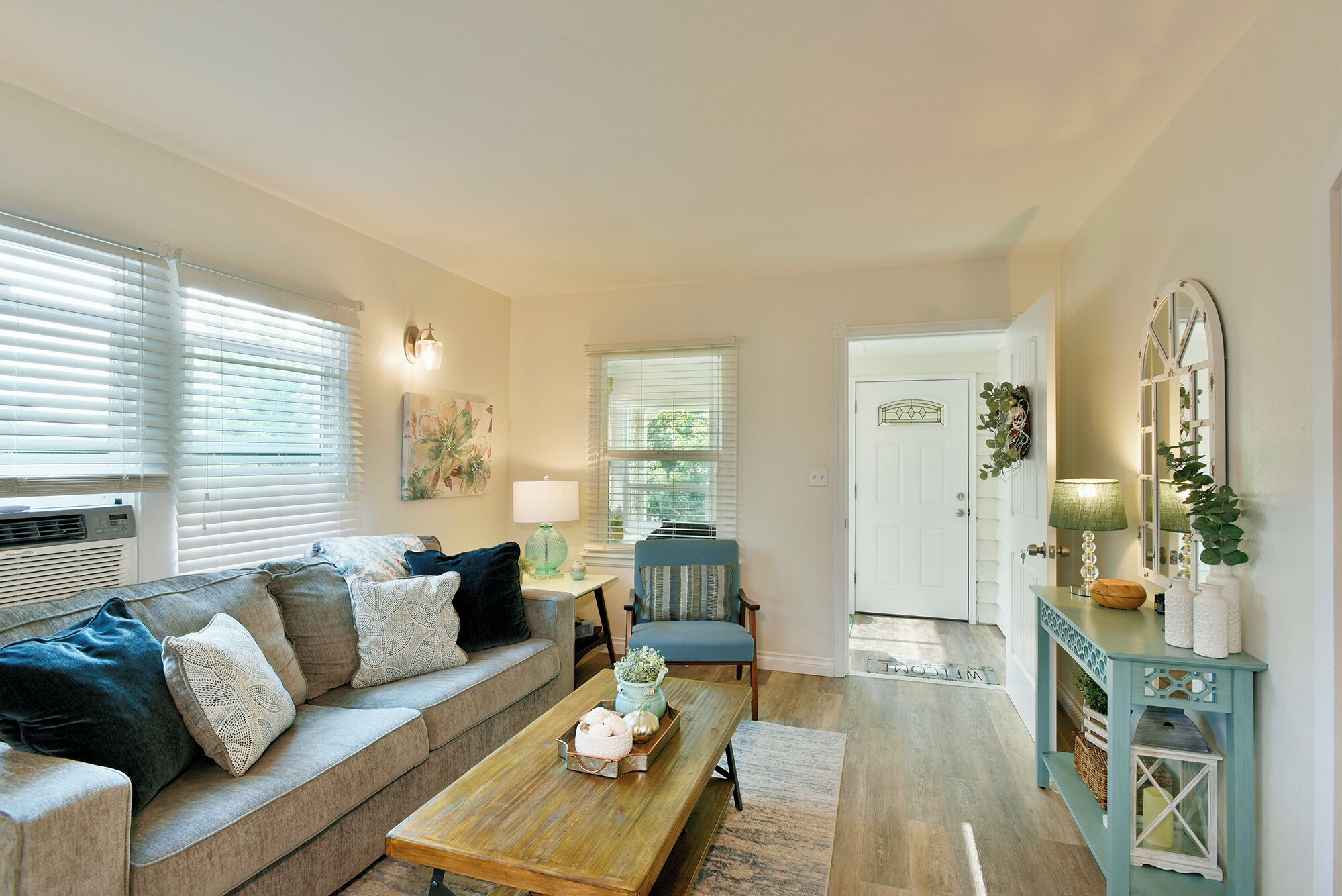 4 Homes In Downtown Mt. Shasta Sleeps 24!! - Mount Shasta, CA