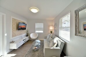 Smart TV, reproductor de DVD y videoteca 