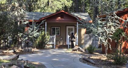 Shasta Cottage, A romantic get-away in Mt. Shasta.