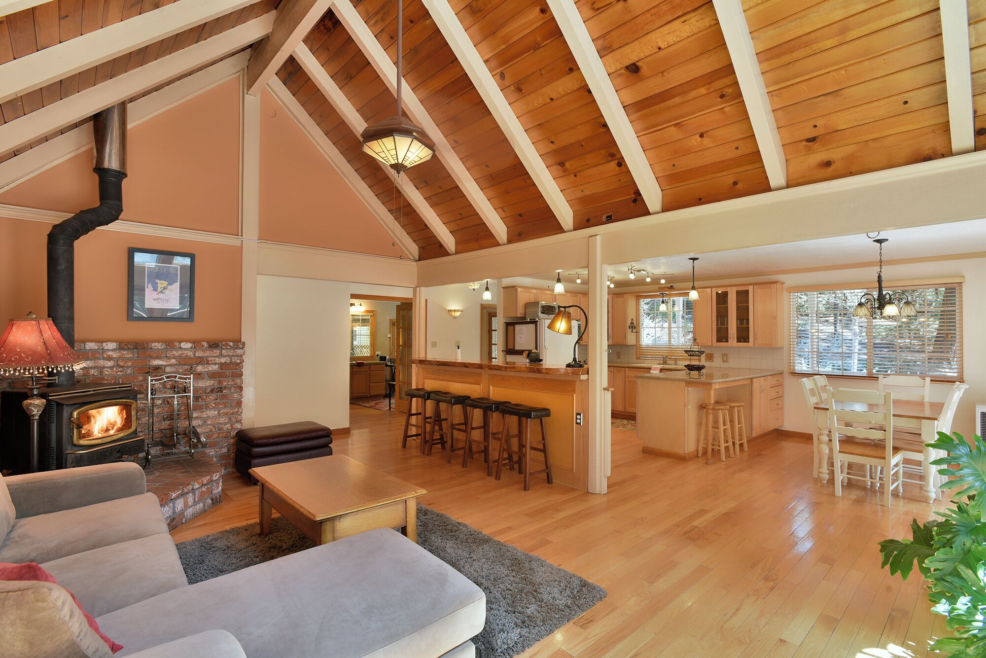 Summit House Managed By Mt. Shasta Vacation Rentals. - Mount Shasta, CA
