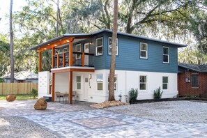 Exterior - Serene Place Complex - Walk to UF - Free Parking (Gainesville)