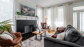 TV, offices - Symphony at The Key | 7BR Mansion • 1mi to UF & DT (Gainesville)