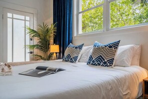 7 Schlafzimmer, Schreibtisch, Bügeleisen/Bügelbrett, WLAN