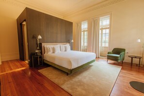 Dobbeltrom – superior, hageutsikt | Sengetøy av topp kvalitet, minibar, safe på rommet og skrivebord