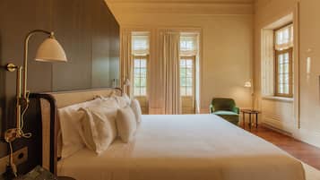 Superior Double Room, Garden View | 1 bedroom, premium bedding, minibar, in-room safe