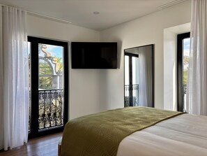 Superior tweepersoonskamer, 1 queensize bed, uitzicht op tuin | Een kluis op de kamer, individueel gedecoreerd, individueel gemeubileerd