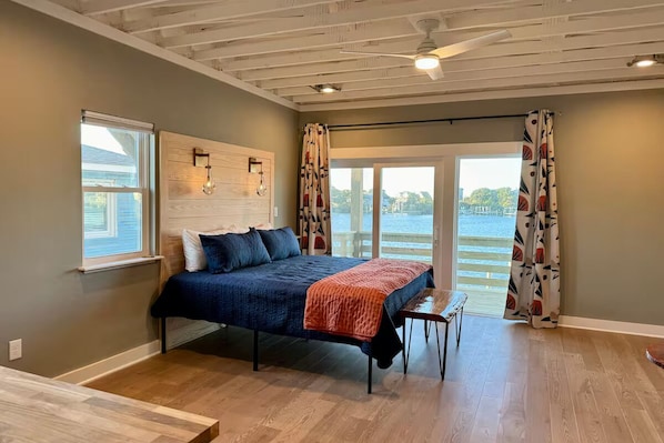 4 bedrooms, desk, iron/ironing board, free WiFi