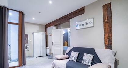 Gîte Le Caveau, Sélestat, near Europa-Park Rust. Old Cellar transformed!