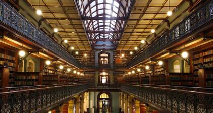 2BR Urban Nest Cosy & Central - Free Parking