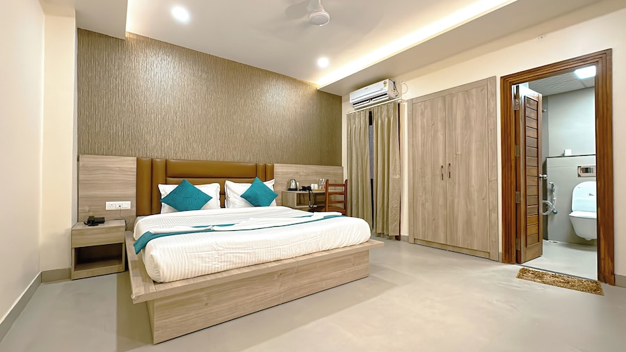 Hotel Ananda Kashi