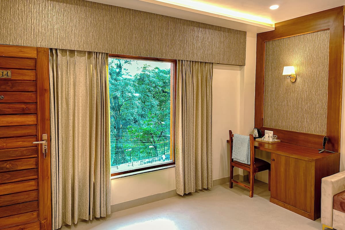 Luxury Suite, Lake View | Front of property - evening/night