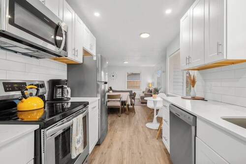 Stroll and Stay-Pond, Park, Food