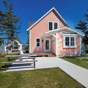 Exterior - Coho Cottage, Village of Empire MI, Steps from SBD (Empire)