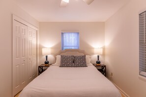 4 soverom, strykejern/-brett, wi-fi og sengetøy