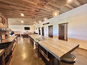 Fridge, microwave, oven, stovetop - Lemonfish Lodge, Venice, sleeps 10-12 (Buras)