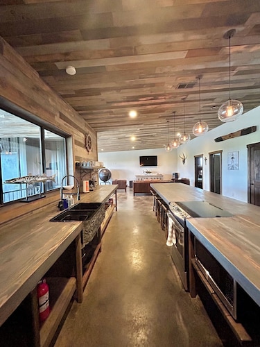 Lemonfish Lodge, Venice, sleeps 10-12